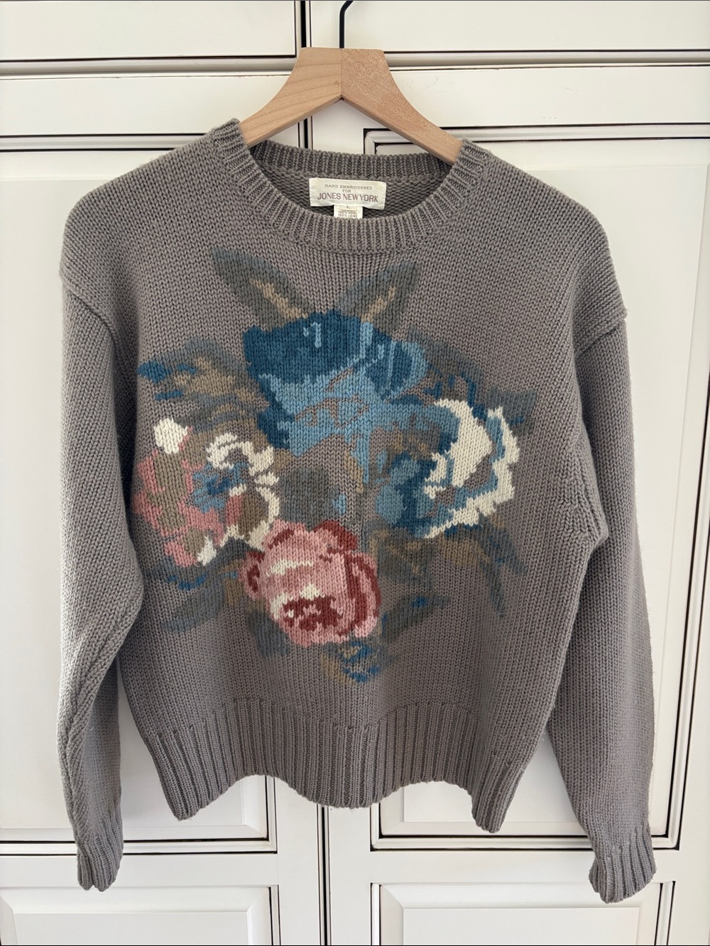 Vintage Jones New York Hand Embroidered Wool Knit Floral Sweater Women’s Large